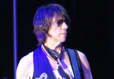 24 de junio de 1944 nace Jeff Beck en Wallington, Londres, Reino Unido. 24 de junio de 1944 nace Jeff Beck en Wallington, Londres, Reino Unido.